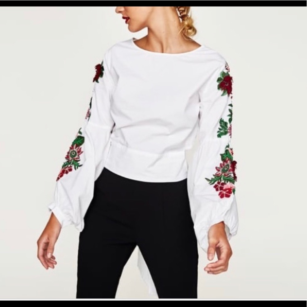 Small- Zara Basic Collection Embroidered Blouse. - image 3